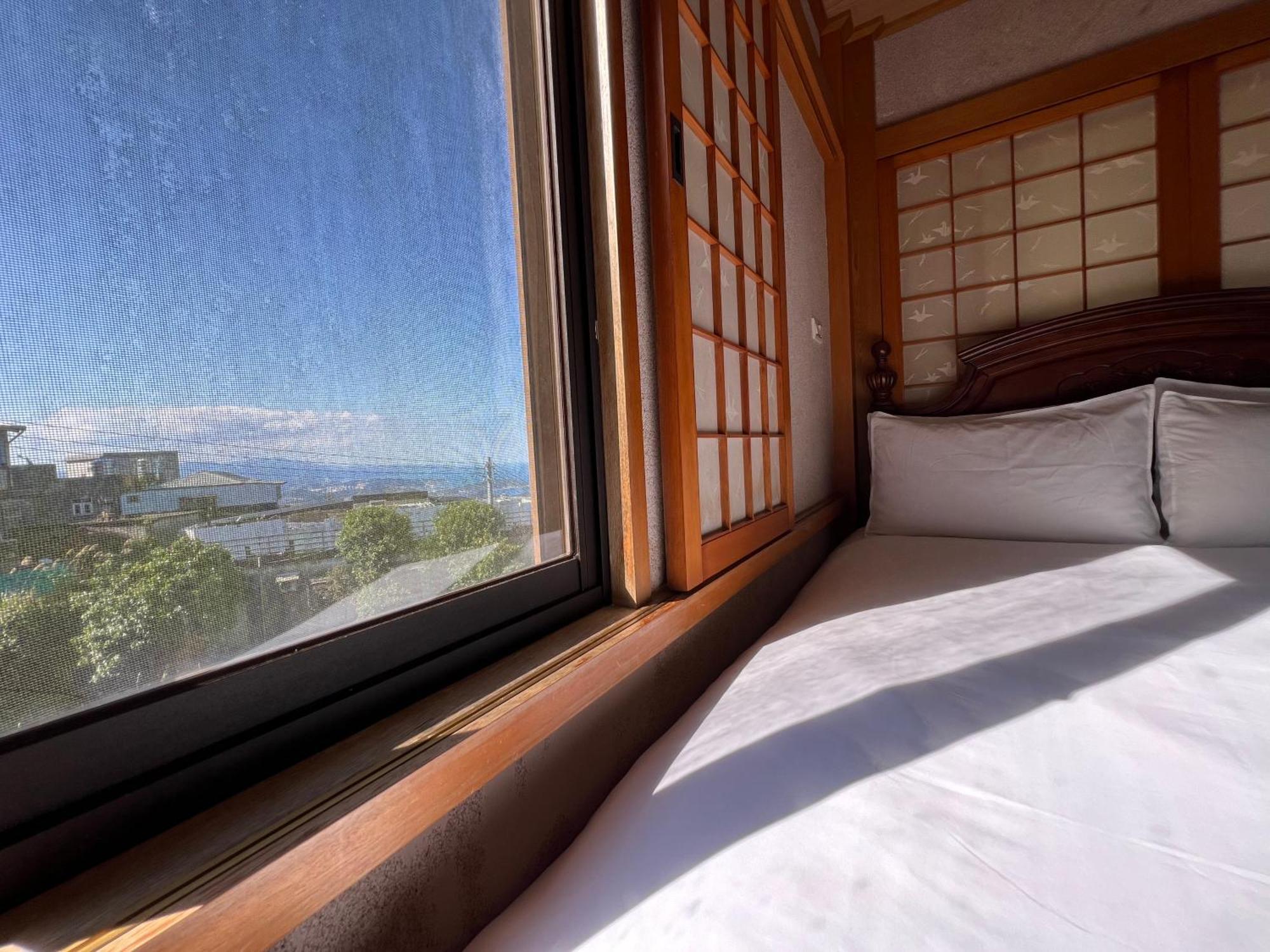 ทไวไลท์ เฮาส์ Apartment จิ่วเฟิ่น ภายนอก รูปภาพ