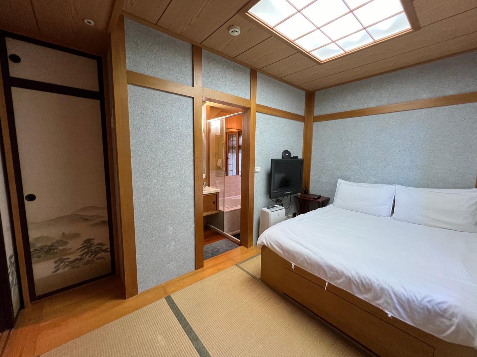 ทไวไลท์ เฮาส์ Apartment จิ่วเฟิ่น ภายนอก รูปภาพ